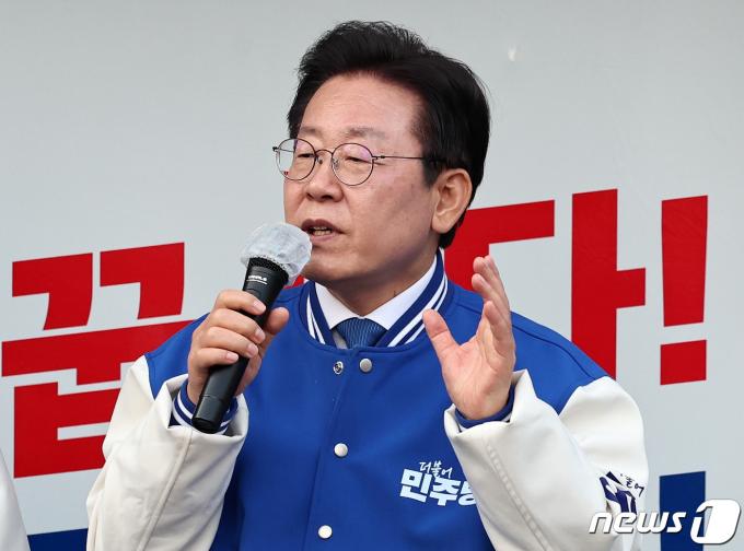 [사진] 발언하는 이재명 대표