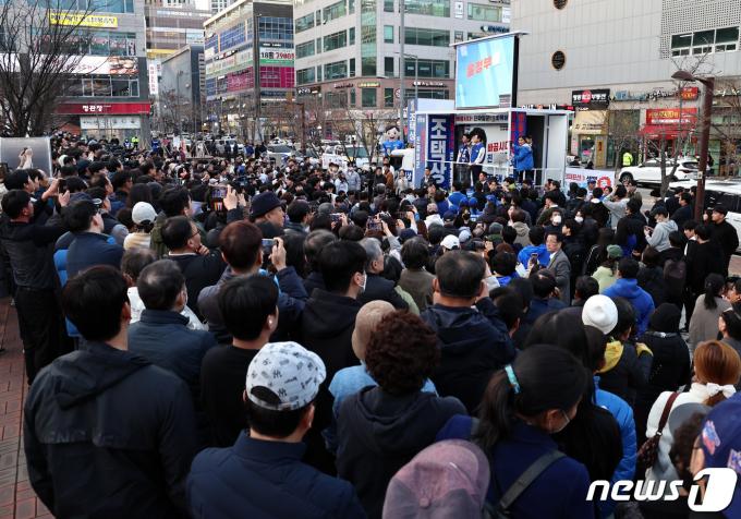 [사진] 이재명, 영종하늘도시 지원유세
