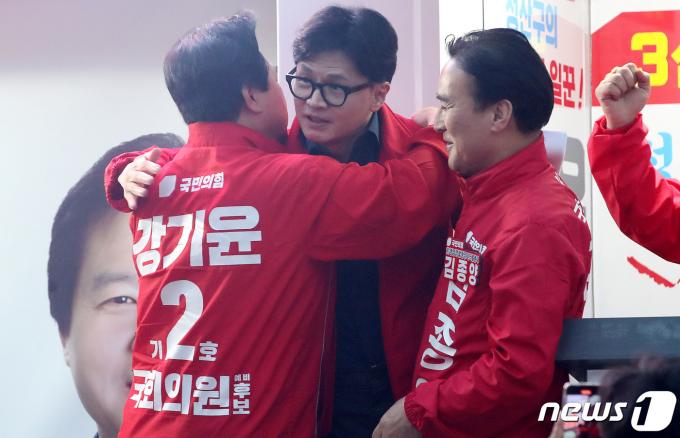 [사진] 강기윤·김종양 후보 지원 유세 나선 한동훈 위원장