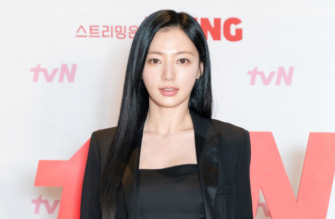 학교 폭력(학폭) 가해자로 지목받은 배우 송하윤 측이 "제보자와 일면식도 없다"며 이를 적극 부인했다. 사진은 지난 1월 온라인 생중계로 진행된 tvN월화드라마 '내 남편과 결혼해줘' 제작발표회에 참석한 배우 송하윤. /사진=tvN 제공