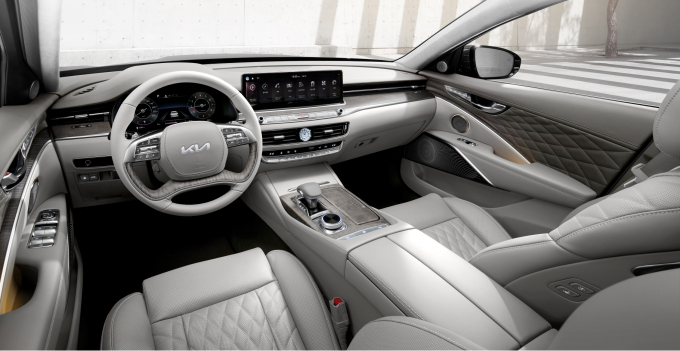 신형 K9 인테리어는 고급감을 강조한 게 핵심이다. /사진=기아