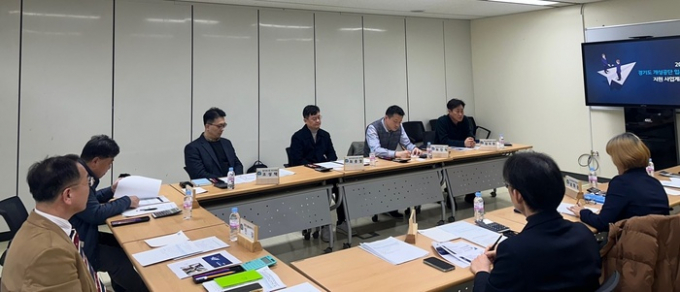 전철 경기도 평화기반조성과장 주재로 경기도 개성공단 입주기업 지원 사업을 설명하고 있다. / 사진제공=경기북부청
