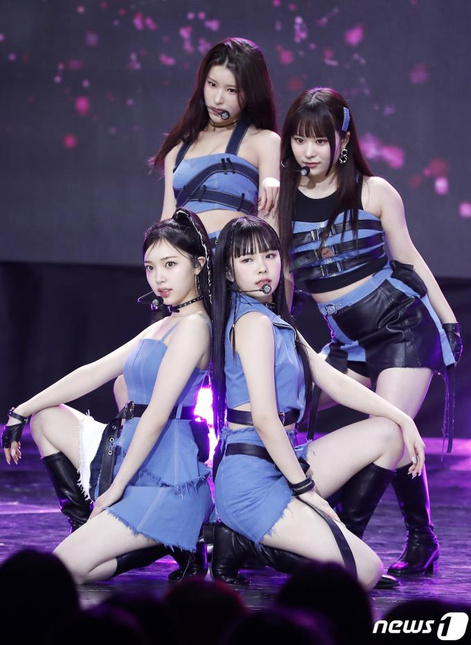 [사진] 캔디샵, 매혹적인 무대