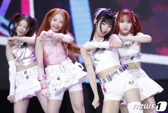[사진] 유니스, 상큼 발랄 무대