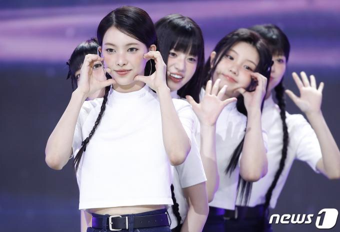 [사진] 아일릿, 슈퍼 이끌림