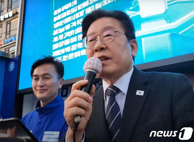 [사진] 재판 마친 이재명 대표, 류삼영 후보 지원 유세