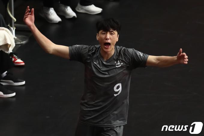 [사진] 곽승석 '득점 포효'