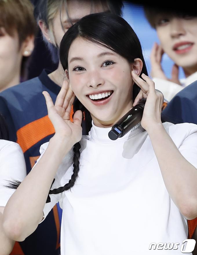[사진] 아일릿 윤아, 우리가 정말 1위야?