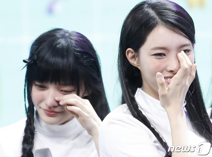 [사진] 이로하·윤아 '더쇼' 1위 눈물