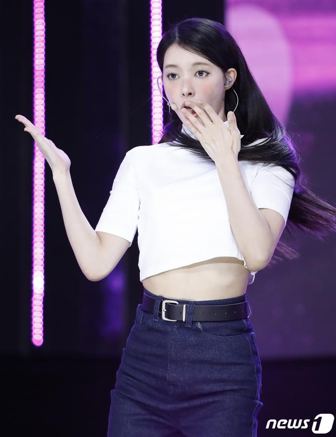 [사진] 아일릿 윤아, 어머나