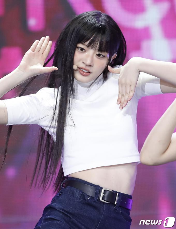 [사진] 아일릿 민주, 오묘한 매력