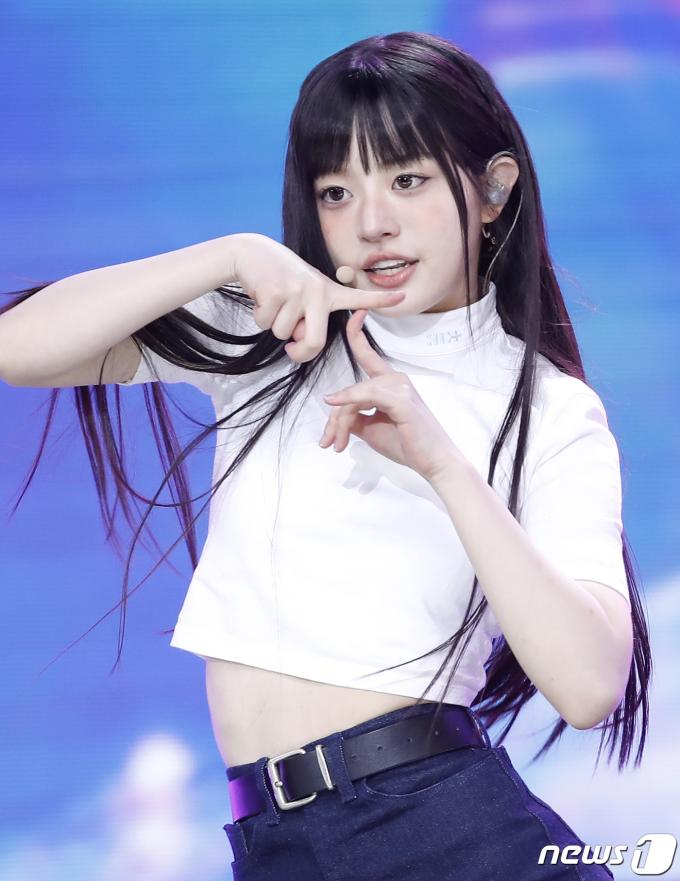 [사진] 아일릿 민주, 청순 미인