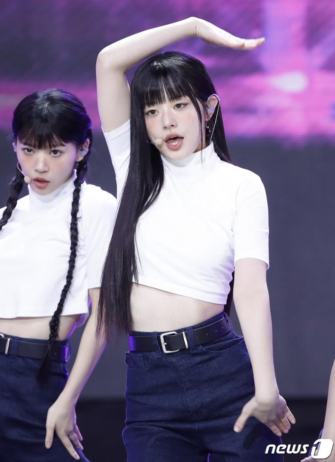 [사진] 아일릿 민주, 인형