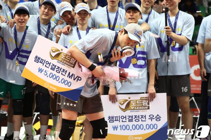 [사진] 정지석 '내가 MVP'
