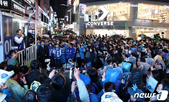 [사진] 부사 서면 집중유세 나선 이재명 대표