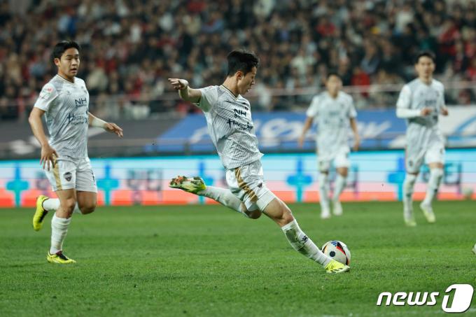 [사진] 김민준, 완벽한 슛