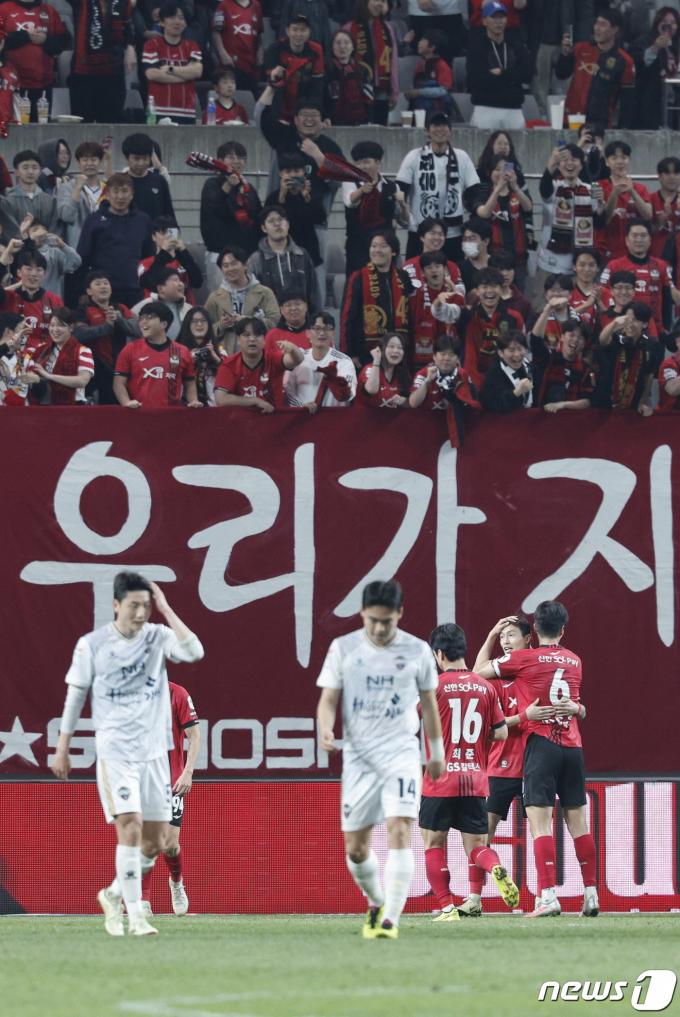 [사진] 기뻐하는 박동진