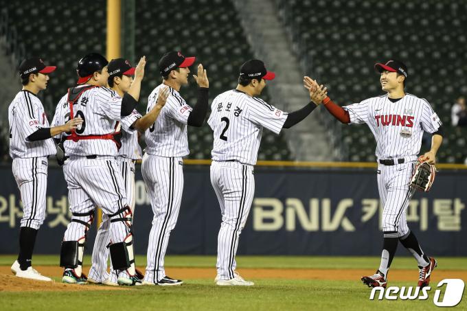 [사진] NC 상대 5-0 승리한 LG