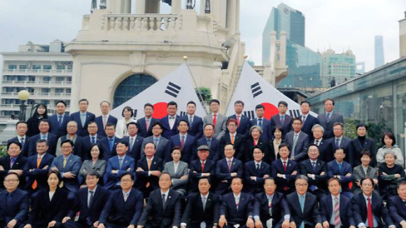 2019년 4월11일 상하이에서는 임시정부 수립 제100주년 기념식이 열렸다. 사진은 지난 2019년 4월11일 상하이 임시의정원 100주년을 기념하기 위해 국회대표단이 그때 당시 장면을 재연하는 모습. /사진=뉴스1