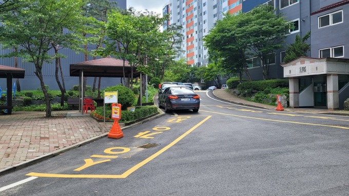 경기도 공동주택 기술자문단 자문후 아파트단지 내 교통안전시설을 개선했다. / 사진제공=용인특례시