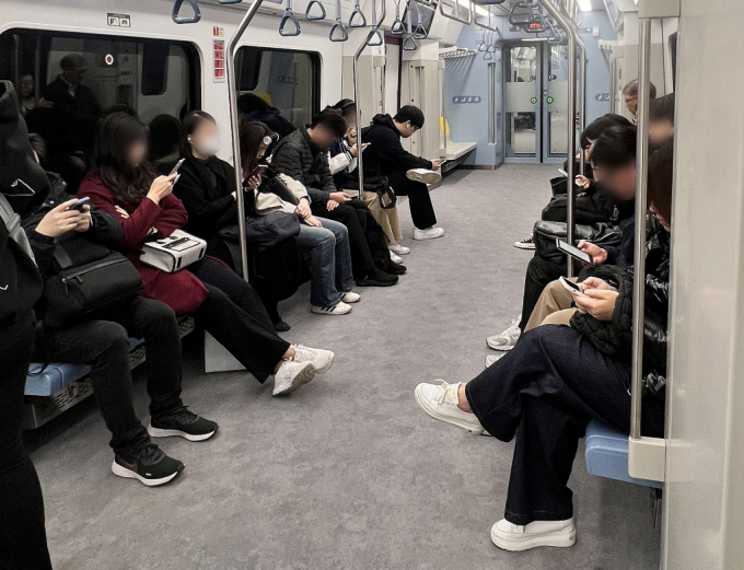 지난달 30일부터 개통한 수도권 광역급행철도(GTX)-A노선 수서-동탄 구간의 이달 1~2일 총 이용객은 8000여명으로, 당초 평일 이용 예측 수요(2만1523명)의 37%가량이다./사진=뉴스1