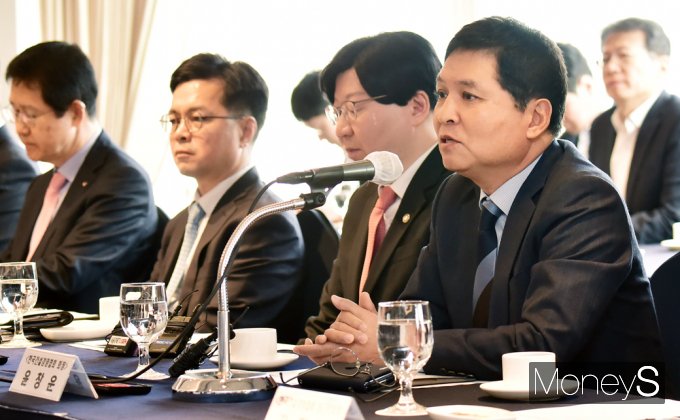 [머니S포토] 개회사 전하는 윤창운 한국건설경영협회장