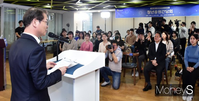[머니S픽] 이정식·진옥동 '힘내라 청년, 신한이 청년을 응원해…'