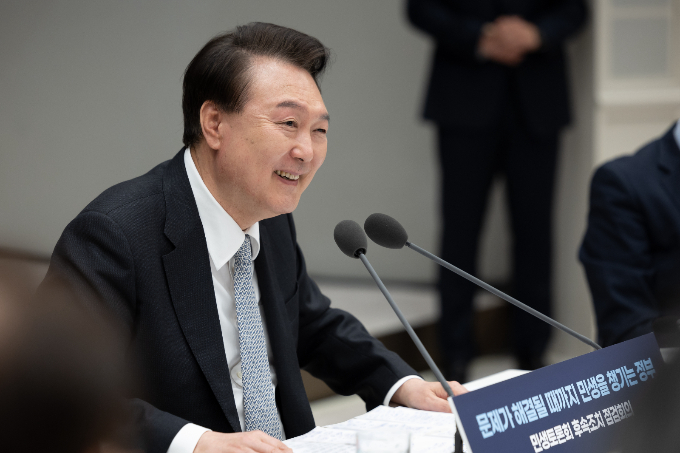 윤석열 대통령이 4일 오후 2시부터 약 2시간20분 동안 서울 용산 대통령실 청사에서 박 비대위원장과 면담 시간을 가졌다. 사진은 이날 민생토론회 후속조치 점검 회의를 주재하는 윤 대통령. /사진=뉴스1
