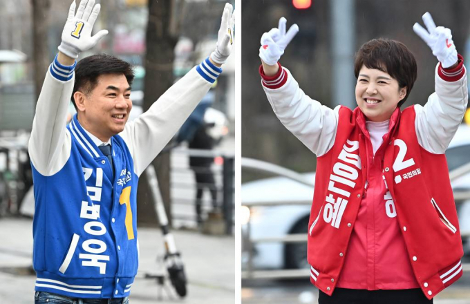 제22대 국회의원선거 분당을에 출마한 더불어민주당 김병욱 후보와 국민의힘 김은혜 후보도 해당 지역구에서 접전을 벌이고 있다. 사진은 지난  28일 경기 성남시 분당구 미금역과 잡월드 사거리에서 출근길 시민들에게 인사하고 있는 김병욱 후보(왼쪽)와 김은혜 후보. /사진= 뉴시스