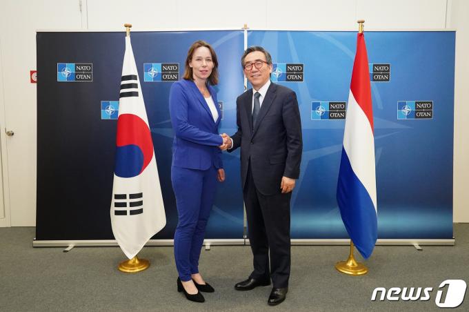 조태열 외교부 장관, 한케 브라윈스 슬롯 네덜란드 외교장관.(외교부 제공)