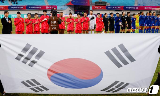 [사진] 대한민국 여자축구 대표팀, 필리핀과 친선경기