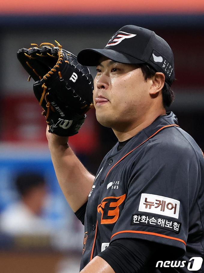 [사진] '충격의 5회' 류현진