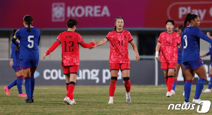 [사진] 대한민국 여자축구, 필리핀 상대 친선전 3-0 승리