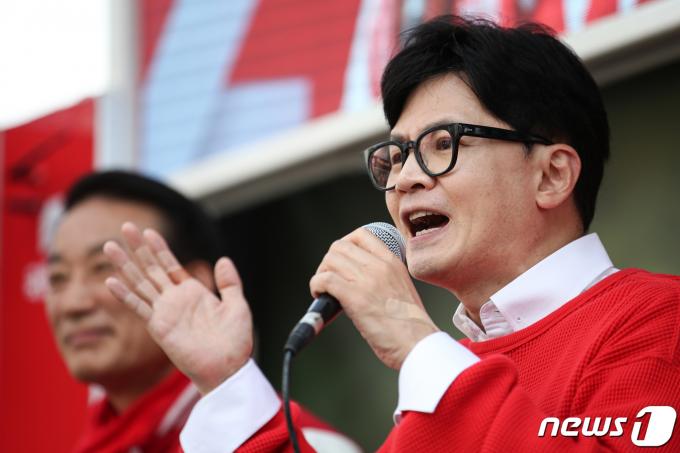 [사진] 한동훈 위원장 '거제 민심을 잡아라'
