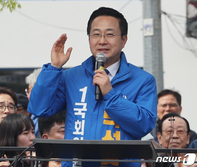 [사진] 지지호소하는 박성준 후보