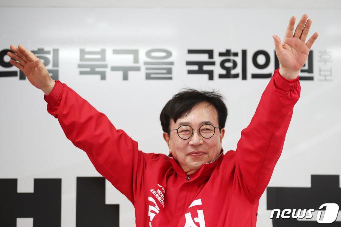 [사진] 지지 호소하는 서병수 후보