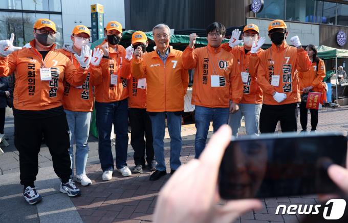 [사진] 개혁신당 집중유세 지원 나선 김종인