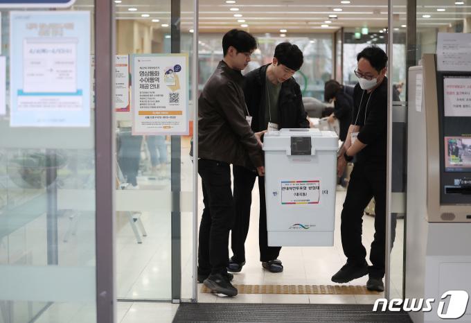 [사진] 사전투표율 31.28% 역대 최고 기록