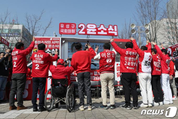 [사진] 한동훈 위원장 '대전시 후보들과 함께'