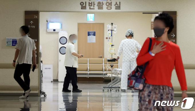 [사진] '의정 갈등' 두 달째 제자리걸음