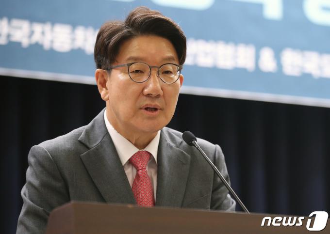 국회모빌리티포럼 공동대표를 맡은 권성동 국민의힘 의원이 22일 오전 서울 여의도 국회 의원회관에서 열린 제6차 국회 모빌리티 포럼에서 인사말을 하고 있다. 2023.6.22/뉴스1 ⓒ News1 임세영 기자
