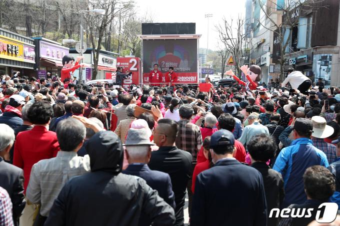 [사진] 공주 찾아 지지 호소하는 한동훈 위원장