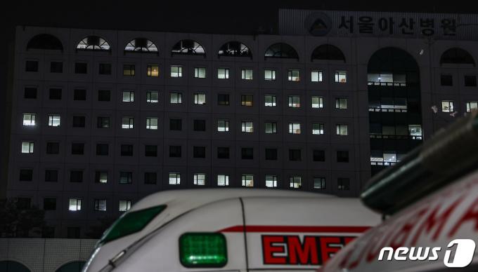 [사진] 텅 빈 입원실, '적자' 허덕이는 병원들