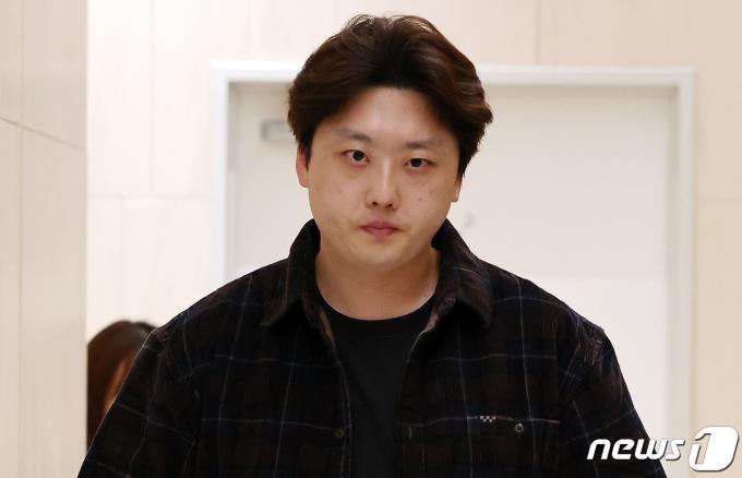 [사진] 박단 대전협 비대위원장, 의협 비대위 참석
