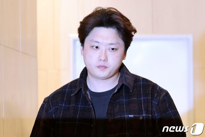 [사진] 의협 비대위 참석하는 박단