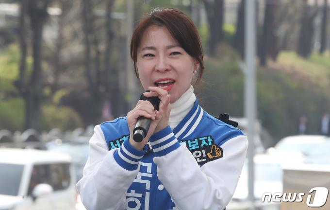 [사진] 지지 호소하는 김한나 후보