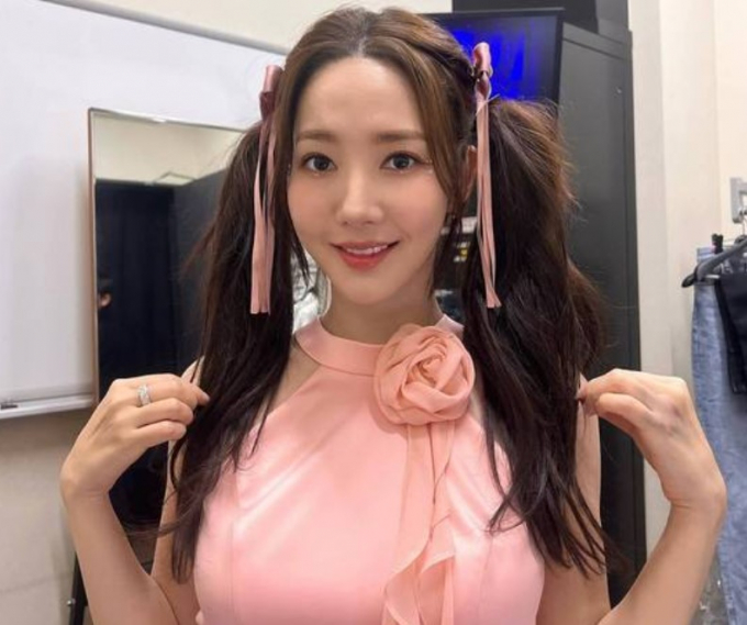 박민영이 동안외모를 뽐냈다./사진=박민영 SNS