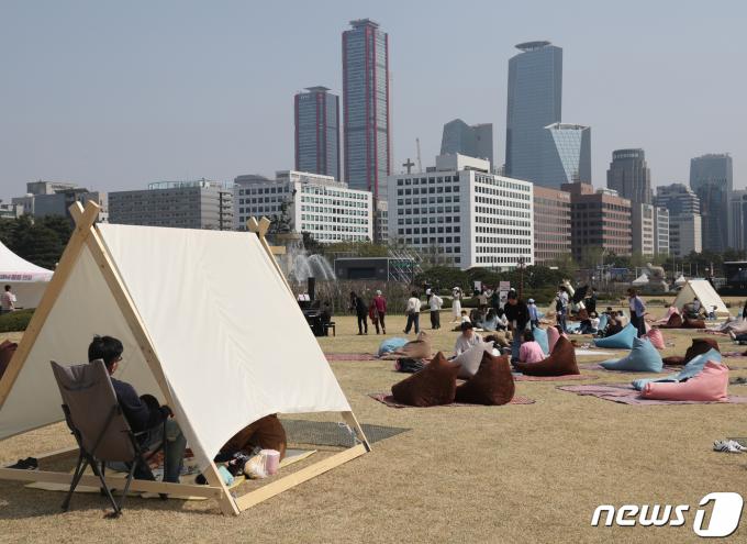 [사진] 여의도 국회서 휴식을