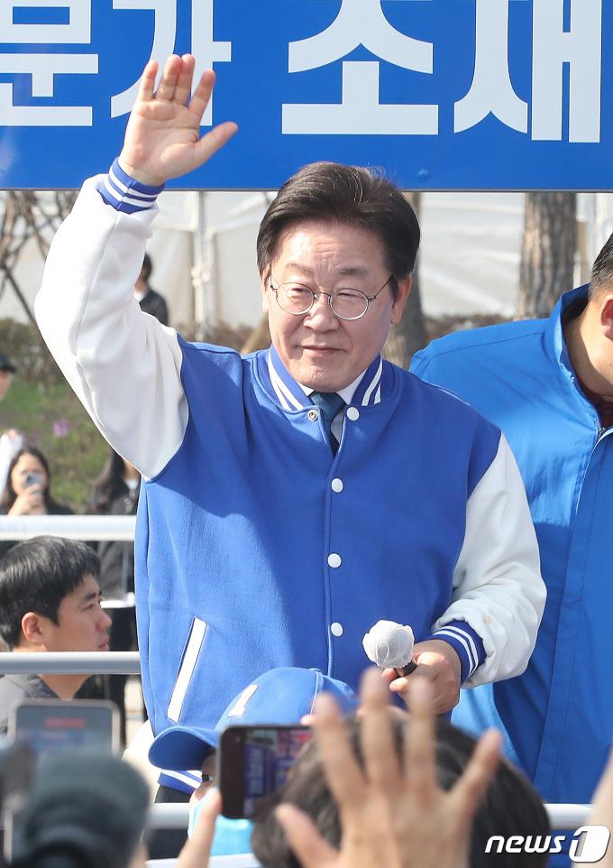 [사진] 지지 호소하는 이재명 대표