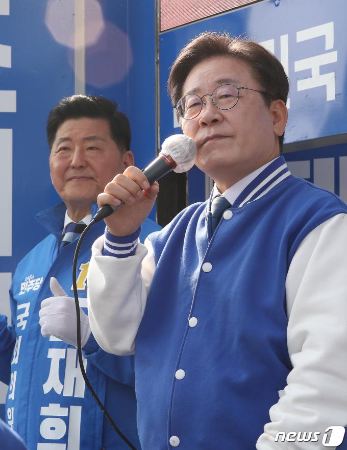 [사진] 연설하는 이재명 대표